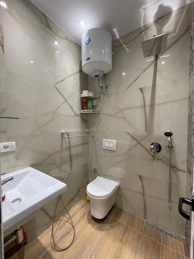 Modern 1 Bedroom City Apartment Tirana Esterno foto