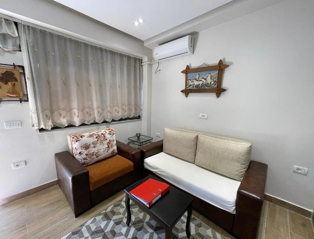 Modern 1 Bedroom City Apartment Tirana Esterno foto